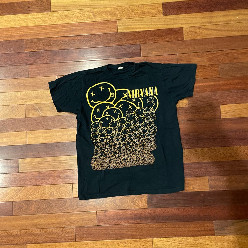 Vintage Nirvana Many Smiles Graphic Tee